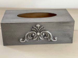 Boîte patinée grise