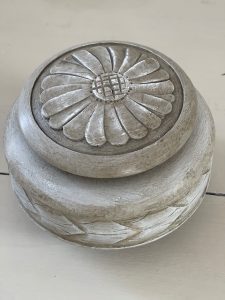 Boîte fleur patinée