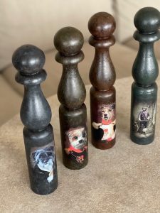 Des quilles et des chiens