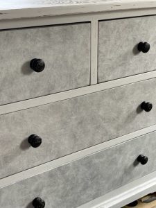 Commode blanche & gris nuage